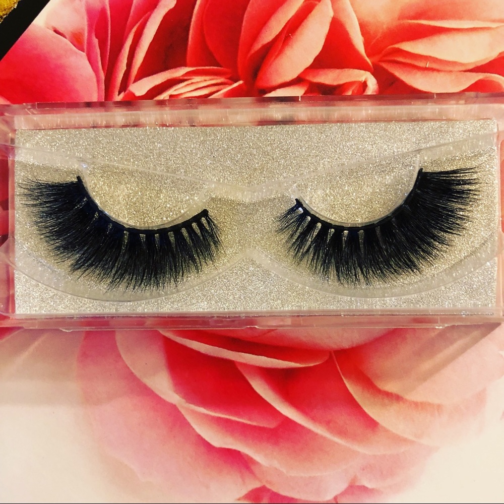 Quality mink lash strips by BellaVita